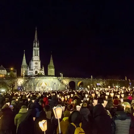 Moderne A Avec Jacuzzi, 54 M² * Lourdes