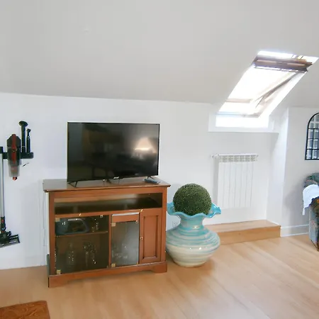 Moderne A Avec Jacuzzi, 54 M² * Лурд