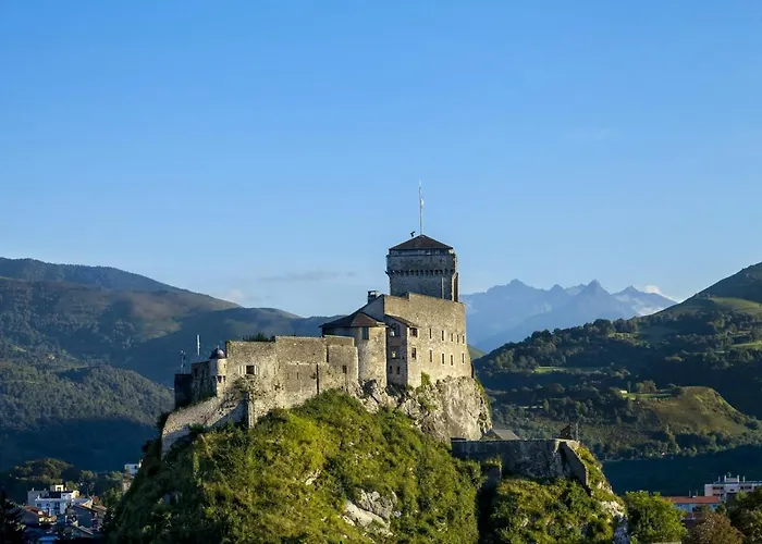 Moderne A Avec Jacuzzi, 54 M² Лурд