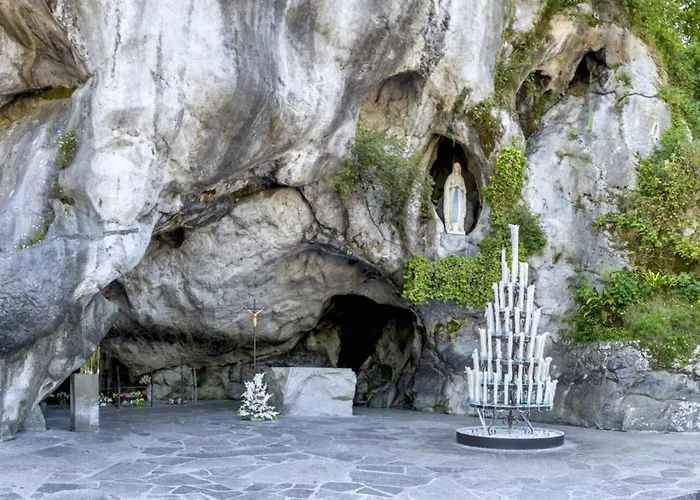 Moderne A Avec Jacuzzi, 54 M² Лурд